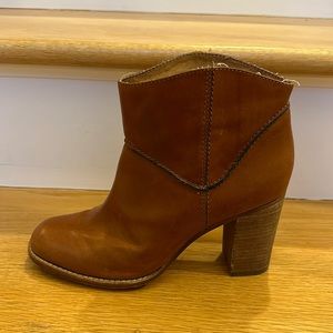 Aerin brown leather size 9 Booties. Western inspired
